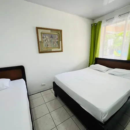 Hotel Cabinas El Coral